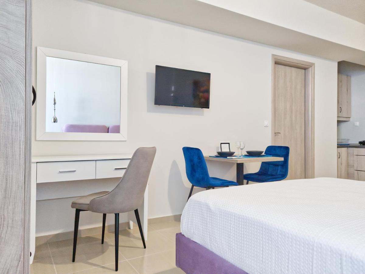 Epipleon Luxury Suites -104- Δωμάτιο 35Τμ Με Βεράντα 35Τμ Μπροστά Στη Θάλασσα นาฟปาคตอส ภายนอก รูปภาพ